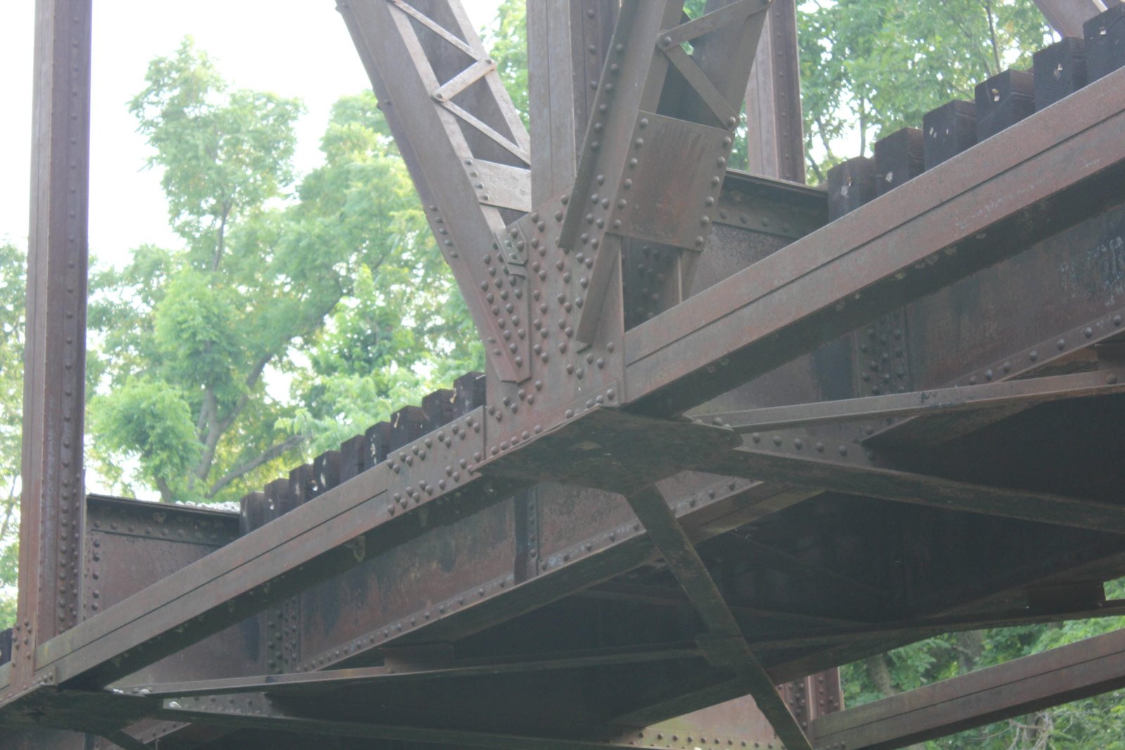 Lower connection